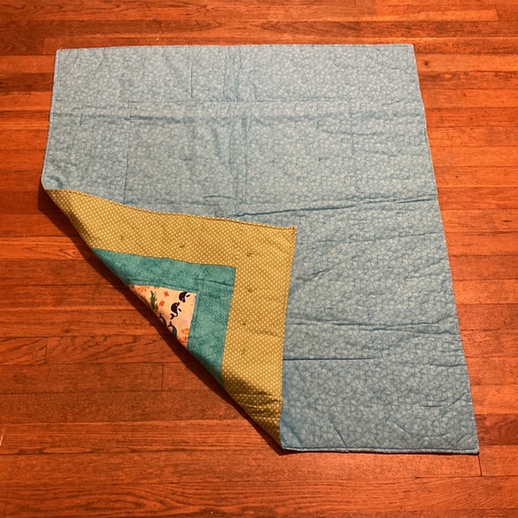 NOAHs ARK Animals Sports Themed Balls Dog Bones Polka Dots Quilt 30 x 44 in - Picture 9 of 10